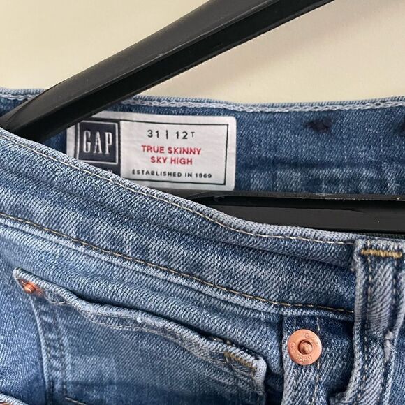 Gap true skinny sky high 12 tall - Picture 3 of 5